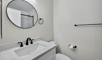 6831 S OAKMONT Dr, Chandler, AZ 85249