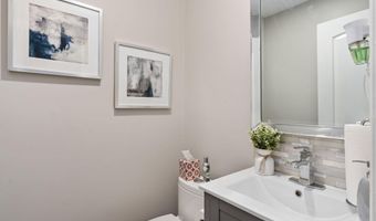 2504 WINDBREAK Dr, Alexandria, VA 22306