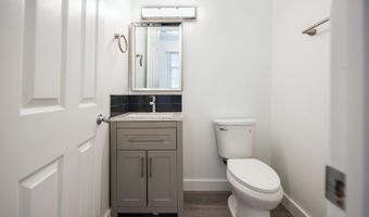 1366 N Bay Dr, Ann Arbor, MI 48103