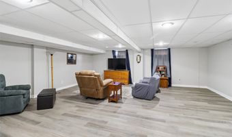 1214 NW Applewood St, Ankeny, IA 50023