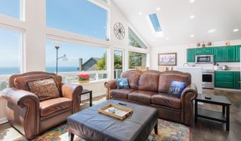 461 S Home Ct, Rockaway Beach, OR 97136