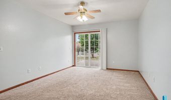 412 N 9th Ave, Brandon, SD 57005