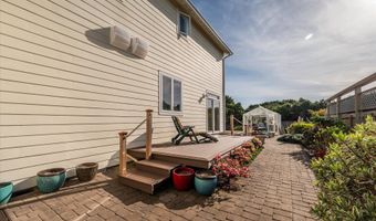 757 NEWPORT Ave SW, Bandon, OR 97411