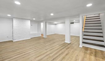 119 E Pershing St, Bloomfield, CT 06002