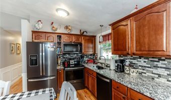 10 Pembroke Dr, Johnston, RI 02919
