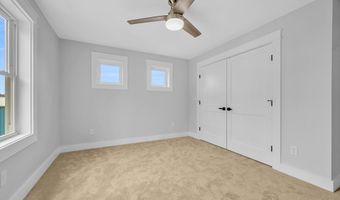 14 Hayes St 1, Acushnet, MA 02743