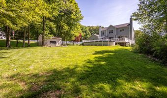 2 Quail Hollow Ct, Beacon Falls, CT 06403
