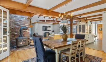 30 Middle Rd, East Greenwich, RI 02818
