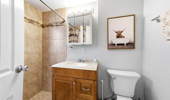 12 S Bay Ave, Amityville, NY 11701