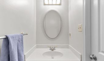 938 S ROLFE St, Arlington, VA 22204