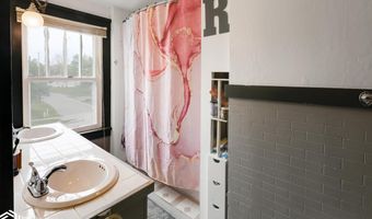 540 A Ave E, Albia, IA 52531