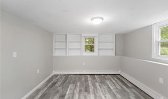 34 Winsor Ave, Johnston, RI 02919