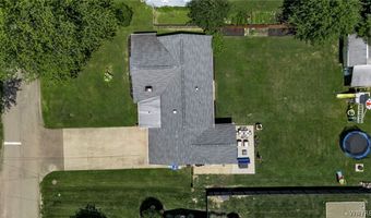 22 Franklin Dr, Angola, NY 14006