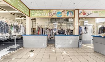 23 Lafayette Cir, Bridgeport, CT 06604