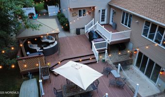 156 Magnolia Ln, Middletown, NJ 07748