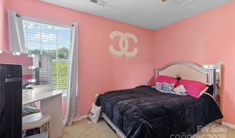 7123 Wandering Creek Dr, Charlotte, NC 28216