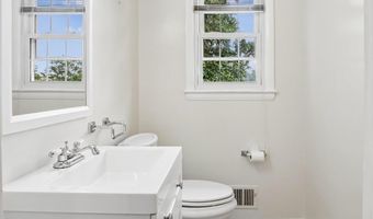 8352 ORANGE Ct, Alexandria, VA 22309