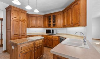 321 E APPLE CREEK Rd, Appleton, WI 54913
