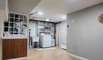 660 W Central Rd, Arlington Heights, IL 60005