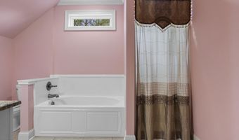 10051 Cain Rd, Bay St. Louis, MS 39520