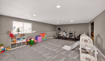 2113 NW Linwood Ct, Ankeny, IA 50023