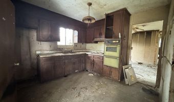 2033 WINCHESTER Dr 2, Anniston, AL 36201