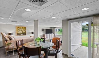 76 Valley Green Ct B, North Providence, RI 02904