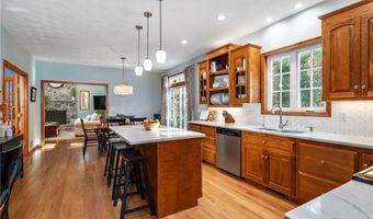 15 Leonard Dr, North Smithfield, RI 02896