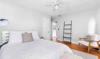70 Baldwin Orchard Dr, Cranston, RI 02920