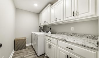 155 Lloyd Henderson Dr, Beebe, AR 72012
