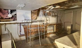 809 S Roselawn Ave, Artesia, NM 88210