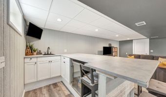 5538 Silverpoint Dr, Cincinnati, OH 45247