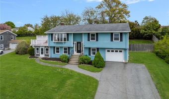 23 Algonquin Dr, Middletown, RI 02842