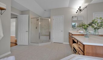 5 Covington Ct, Algonquin, IL 60102