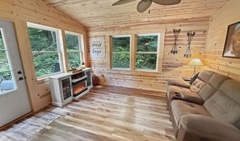 10563 Deer Dr, Birdseye, IN 47513