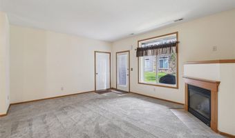 522 Kelsey Ln, Altoona, IA 50009