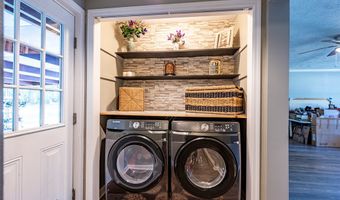 4506 Chateau Dr, Albany, GA 31721