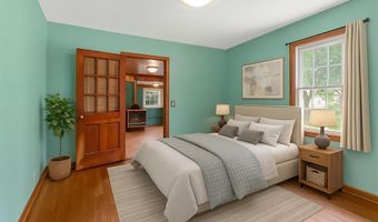 421 W College St, Aurora, MO 65605