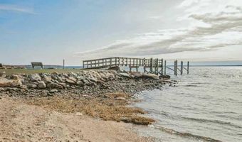 77 Windward Ln, Bristol, RI 02809