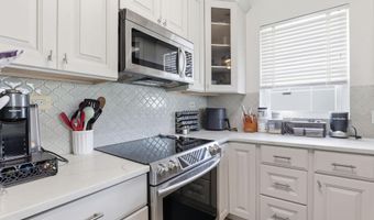 277 S PICKETT St 302, Alexandria, VA 22304