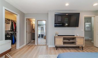 112 Sabra Ct, Apple Valley, MN 55124