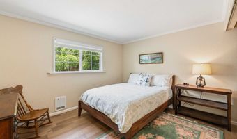 870 11TH St SW, Bandon, OR 97411