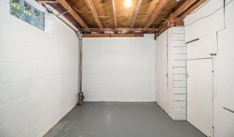900 Barton Dr, Ann Arbor, MI 48105