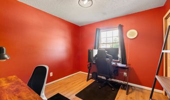 5635 E 39th St N, Bel Aire, KS 67220