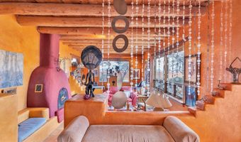 42 Hondo Seco Rd, Arroyo Hondo, NM 87513