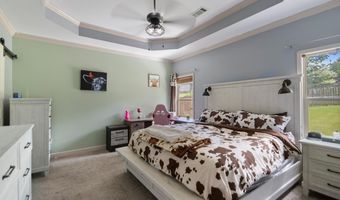 3906 Edgewater Dr, Benton, AR 72019
