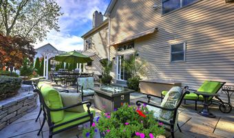 15 Augusta Dr, Milford, CT 06461