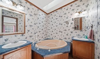 510 Missouri River Ct, Adrian, MI 49221