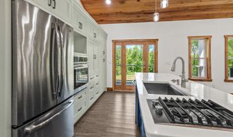 6559 Poston Rd, Athens, OH 45701
