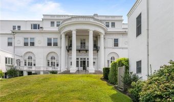 553 Bellevue Ave 14, Newport, RI 02840